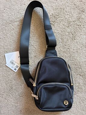 north face backpacks below 60 The Women's Recon Everyday Backpack, Blk/Blk-NPF, OSFA | Commuter Travel Bag, 18